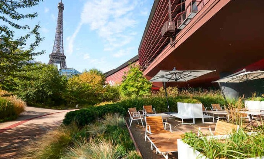 Image 25: Musée du Quai Branly et shopping à Beaugrenelle Paris
