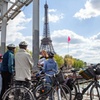 Image 3: Visite privée à vélo de Paris - Sites emblématiques autour de la Seine