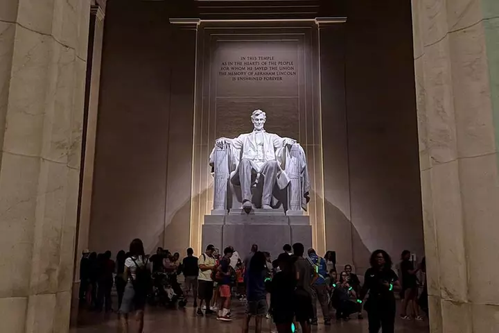 Public or Private Washington DC Night Tour with 10+ Attractions