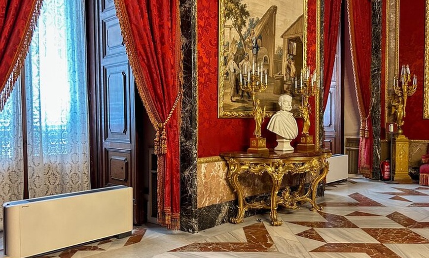 Image 39: Tour al Palacio Real de Madrid : Acceso prioritario con Guía Especi...