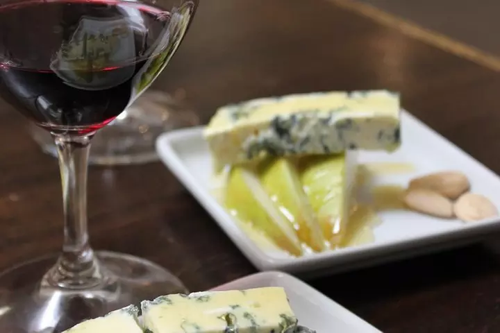 Healdsburg Wine and Food Pairing Guided Walking Tour