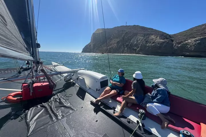 2.5-Hour Small-Group Catamaran Sailing Adventure with Drinks