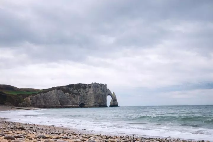 Excursion d'une journée à Étretat et Honfleur au départ de Paris Pe...