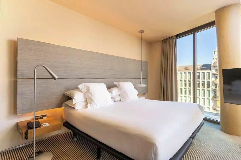 ✈ ESPAGNE | Barcelone - B-Hotel 3*, 2 nuit - Piscine en rooftop