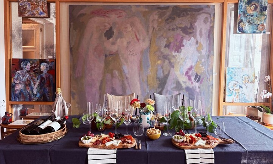 Image 7: Vinos y maravillas: Una cata española en una galería de arte privada