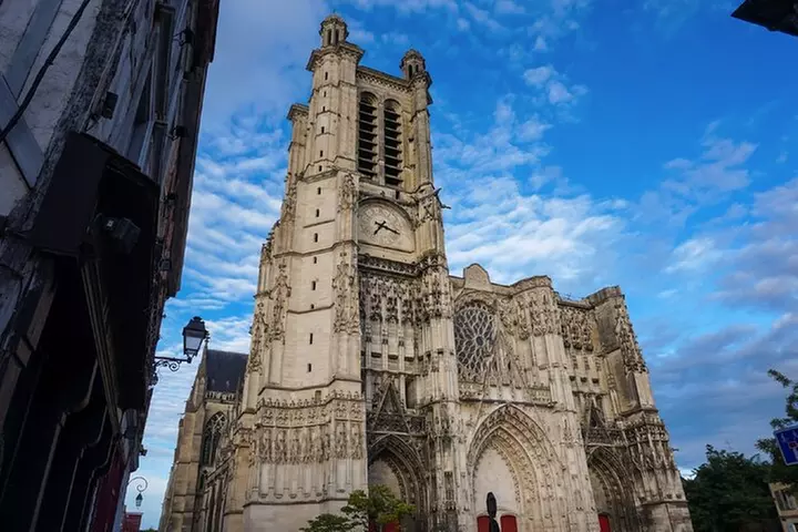 Troyes Visite audioguidée à pied 1h40 et 25 commentaires audios - Image 6