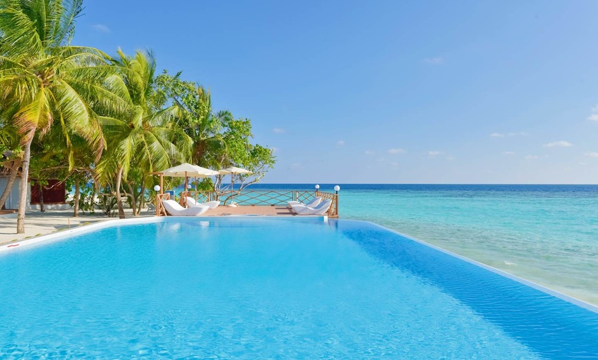 Image 2: ✈ MALDIVE | Nord dell'Atollo di Malé - Thulhagiri Island Resort & S...