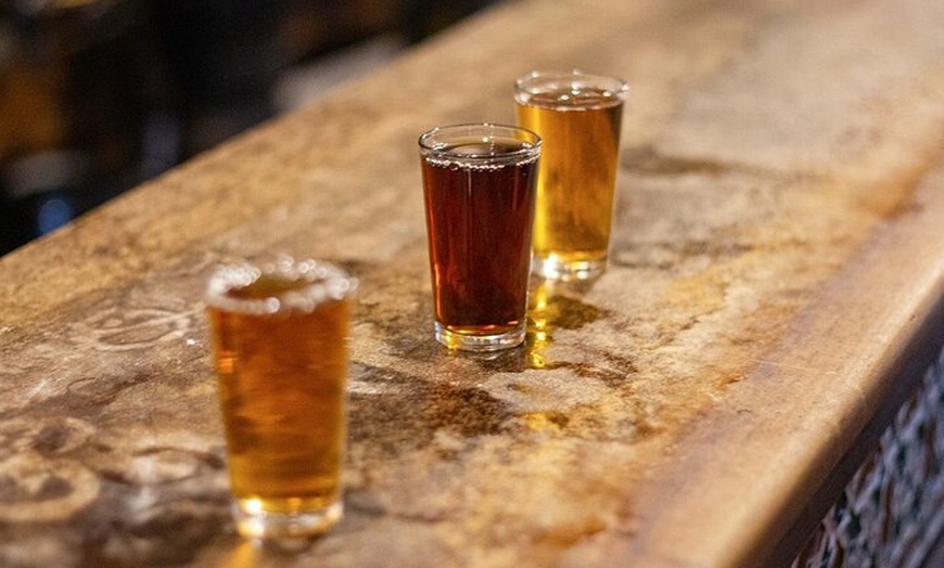 Image 8: Auténtico Tour de Tapas y Vinos en Fuengirola : ¡Come como un local!