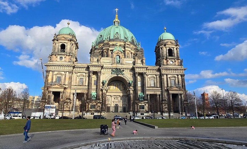 Image 2: Berlin : Einzigarte Segway Tour - Zeitreise durch die Hauptstadt