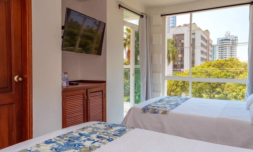 Image 11: ✈ COLOMBIA | Bocagrande - Coral Reef 3*, 5 notti - Piscina esterna