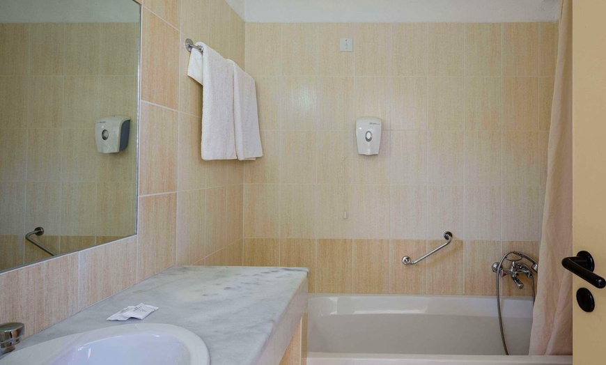 Image 7: ✈ CRÈTE | Rethymnon - Rethymno Village 3*, 3 nuit - Tout inclus