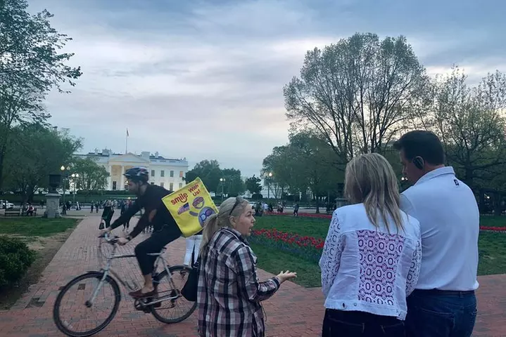 DC Night Tour With Magic LED- Pick Up/Drop, Snacks, LED Bracelets