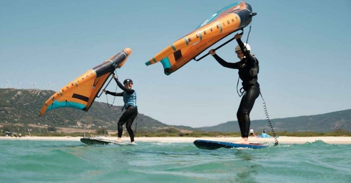 Clases semiprivadas de wingfoil en Cádiz