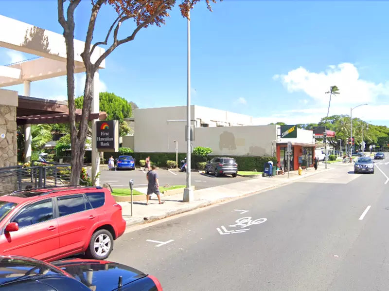Parking at [H636] First Hawaiian Bank Lot