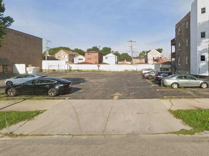 Parking at 3120 S. Canal St. Lot