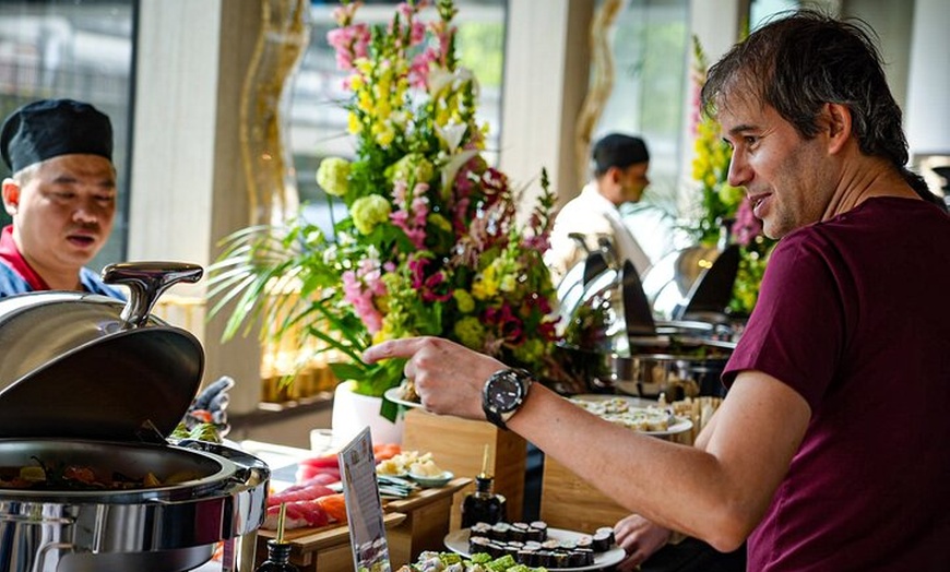 Image 1: Paris Croisière Brunch avec Buffets et Live Cuisine