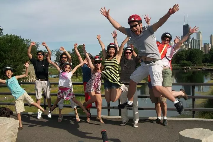 Bike Tour of Chicago's Lakefront Neighborhoods