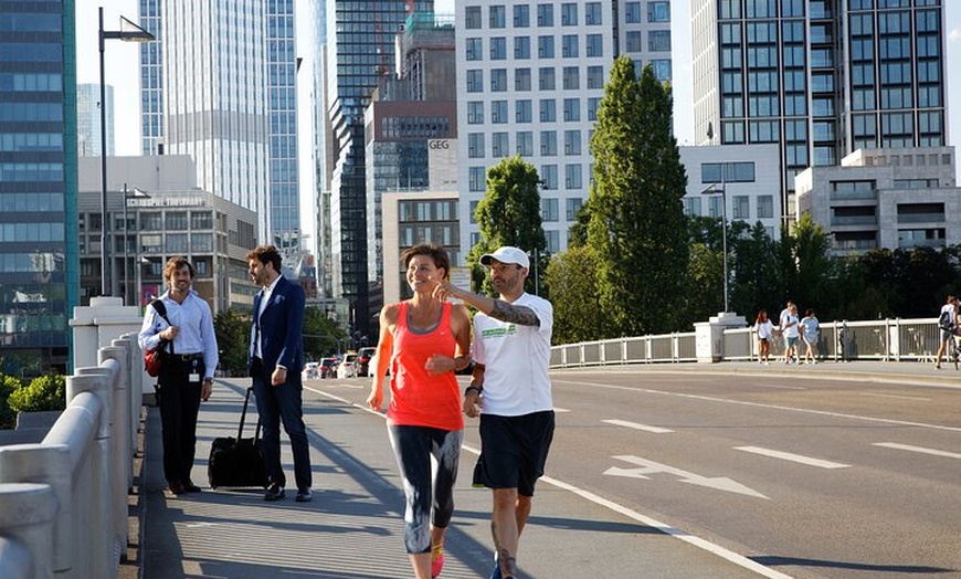 Image 2: Private geführte Sightjogging Tour durch Frankfurt