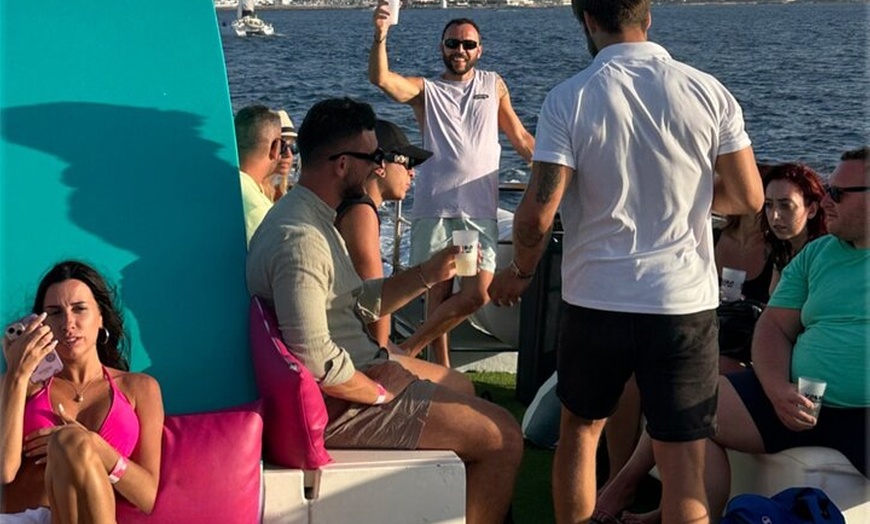 Image 23: Crucero de Ibiza a Formentera con snorkel, paella y barra libre