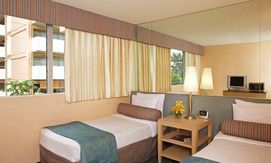 Image 6: ✈ HAWAÏ | Honolulu - Aqua Aloha Surf Waikiki 3*, 7 nuit - Piscine e...