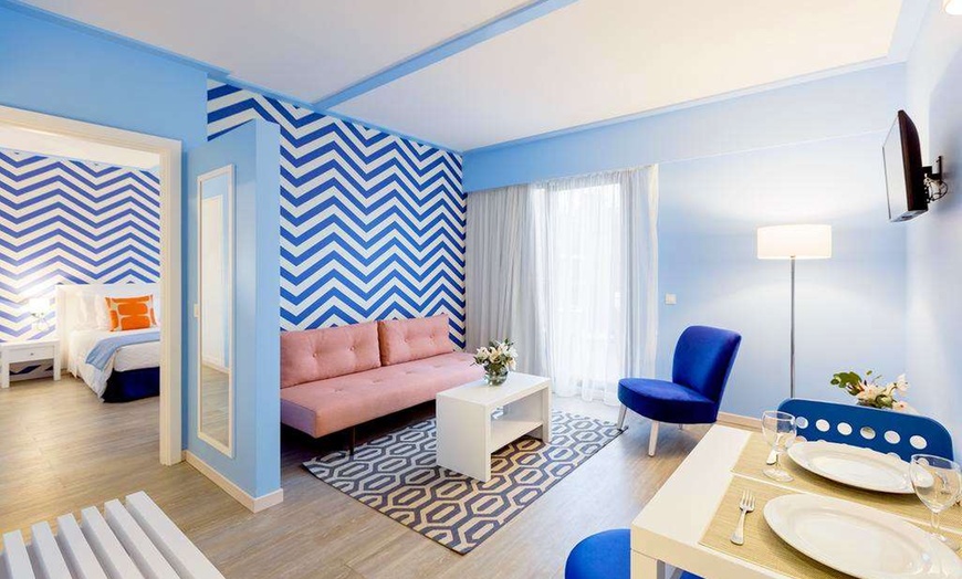 Image 6: ✈ MADÈRE | Funchal - Trek 4 randonnées & hotel Terrace Mar Suite 4*...