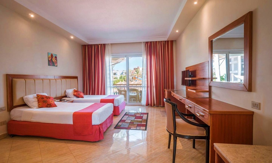 Image 3: ✈ EGITTO | Hurghada - Sea Gull Beach resort & crociera osservazione...