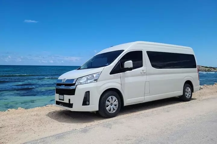 Shared Cancun Airport Transfer to Moon Palace Hotel - Second Medium