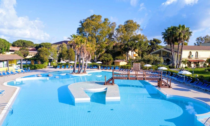 Image 2: ✈ SARDAIGNE | Arborea - Horse Country Resort Congress & Spa 4*, 3 n...