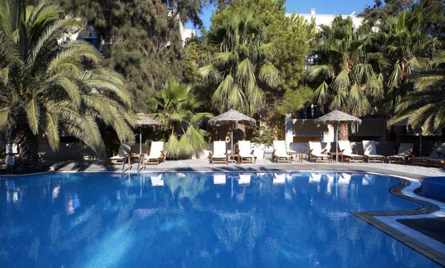 Image 2: ✈ SANTORIN | Perissa - Meltemi Village Hotel 4*