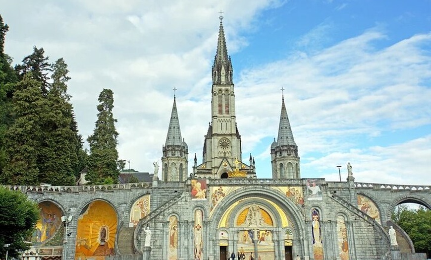 Image 5: Santuario de Lourdes tour- santuario de peregrinación católica