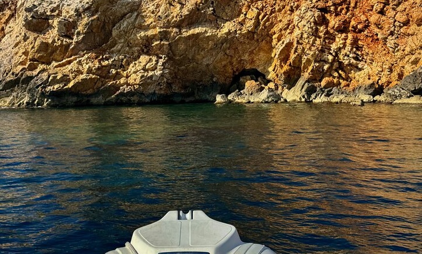 Image 10: Un Bateau Privatisé, dans les Calanques de Port d'Alon !