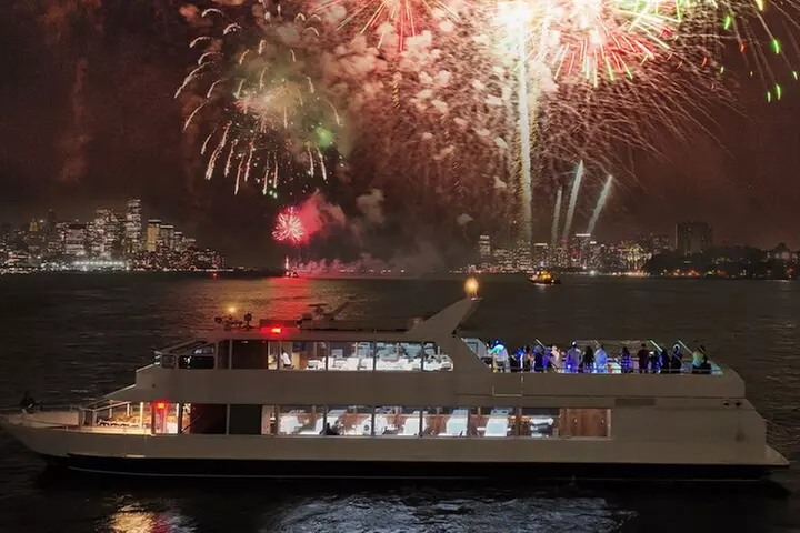 NYC New Year's Eve Dinner on Luxury Yacht with Open Bar