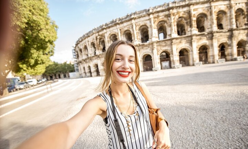 Image 1: Nîmes : Billet Arène romaine antique et visite audio de la vieille ...