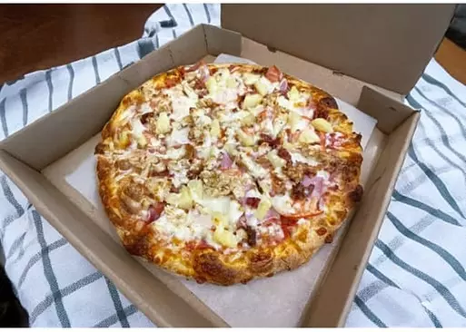 5% Cash Back at Theo's Pizza