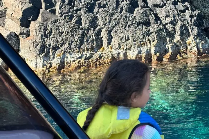 Excursion en Petit Comité dans la Réserve de Scandola