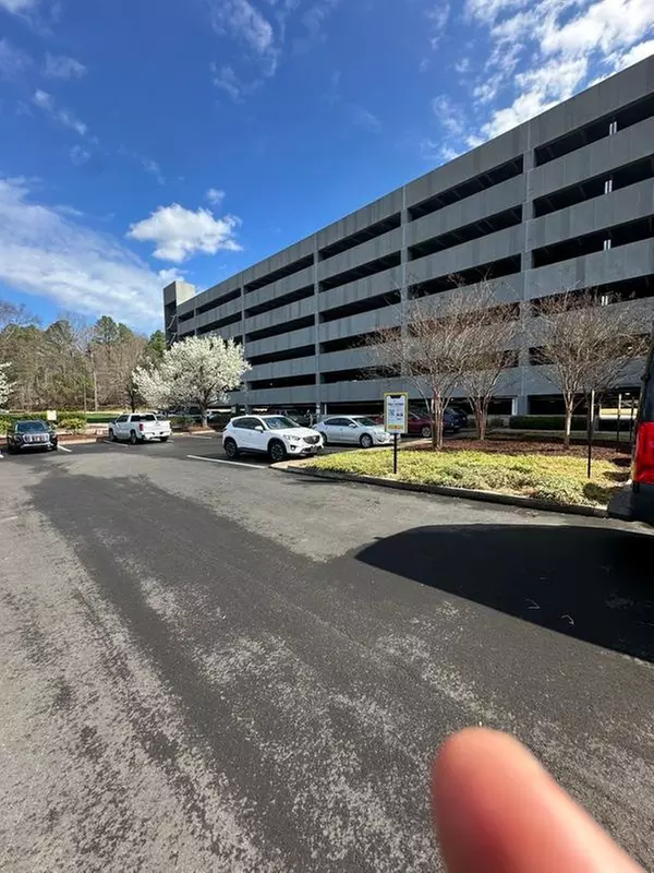 Parking at 4501 Creedmoor Rd. Lot