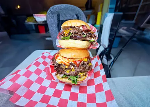 5% Cash Back at Burgermania