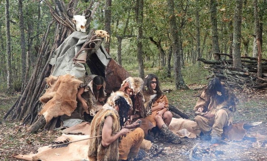 Image 2: Visita Paleolítico Vivo 4x4