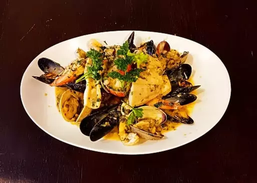 5% Cash Back at Relish Wine Bar & Grill