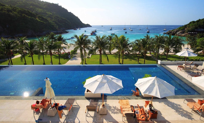Image 2: ✈ SOUTHERN THAILAND | Phuket - The Racha 5*, 5 nights - Spa