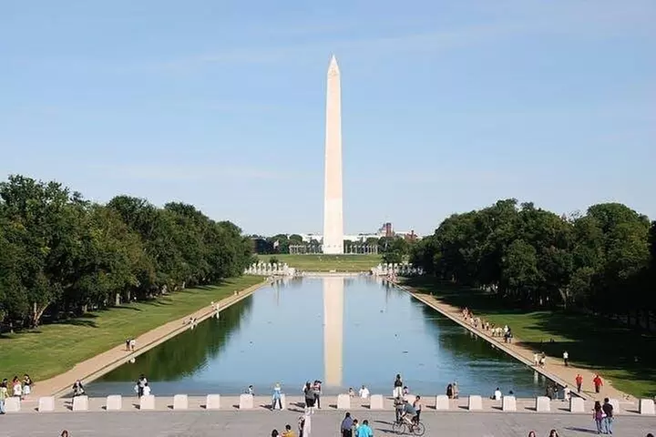 Monuments of DC Tour with Washington Monument or Museum Tickets