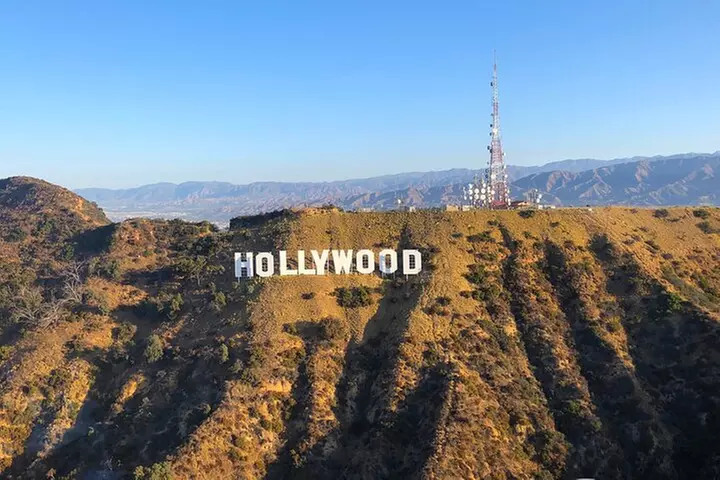 Hollywood Sign & Coast Helicopter Tour in Los Angeles 35 Minutes - Second Medium