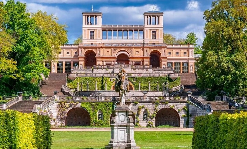 Image 3: Potsdamer Rundgang mit Schlosseingang