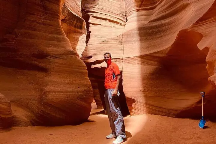 Private Tour Antelope Canyon and Horseshoe from Las Vegas 6 Seats