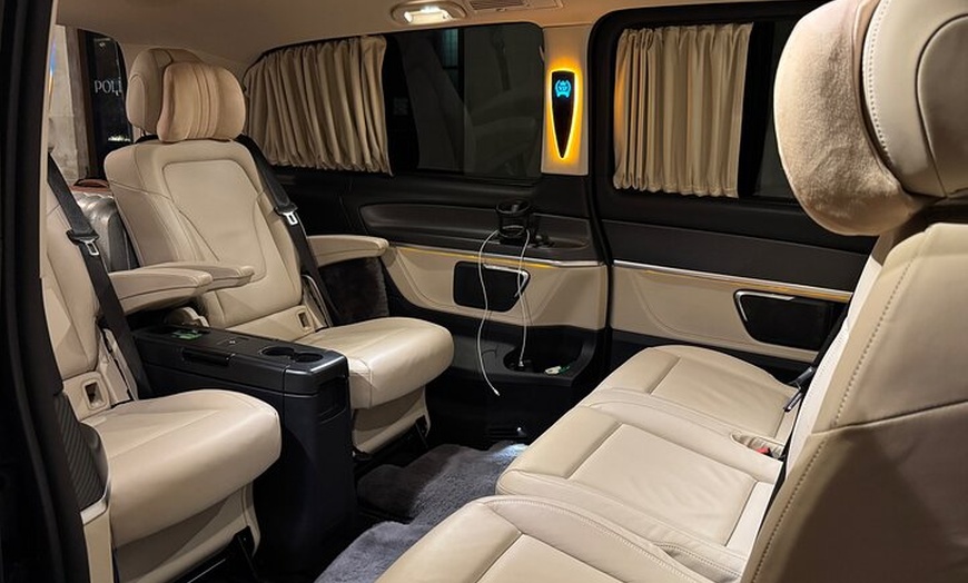 Image 2: London Private Tour with Exclusive Car and Options