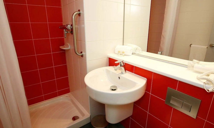 Image 19: ✈ HISZPANIA | Barcelona - Travelodge Barcelona Poblenou 1* - City b...