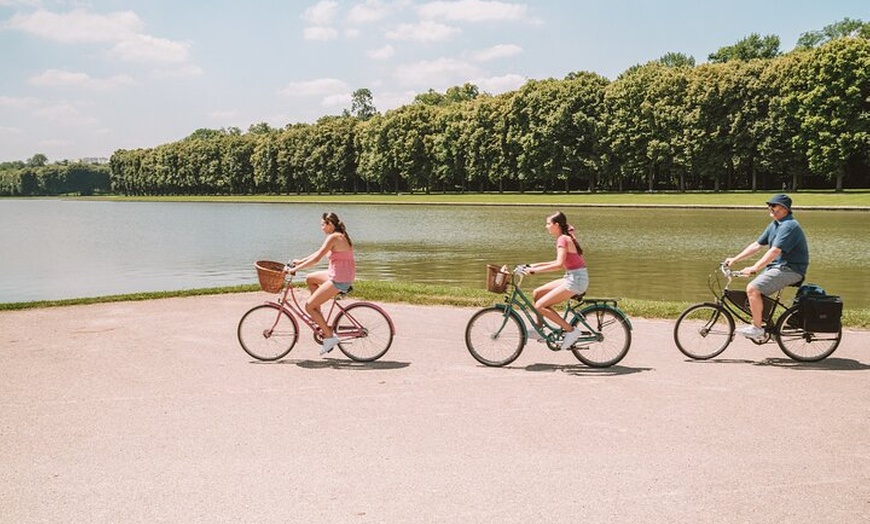Image 8: Visite en vélo du château de Versailles et visite gastronomique ave...