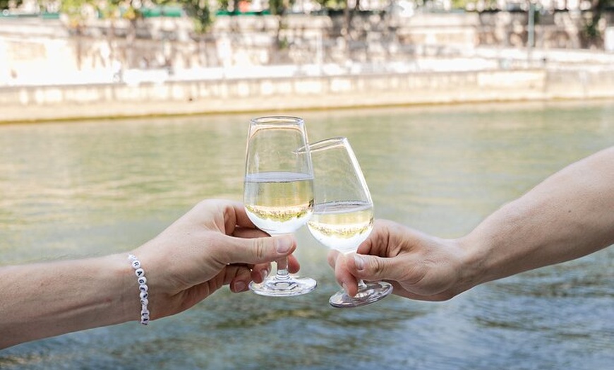 Image 2: Paris caché et la classe des vins : une visite à pied