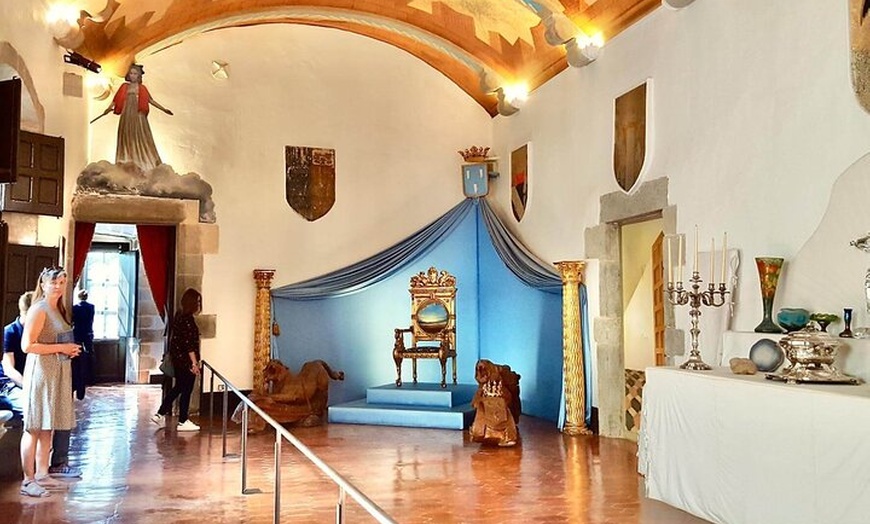 Image 5: Tour Dalí Privado : Museo, Casa Cadaqués & Púbol desde Barcelona.