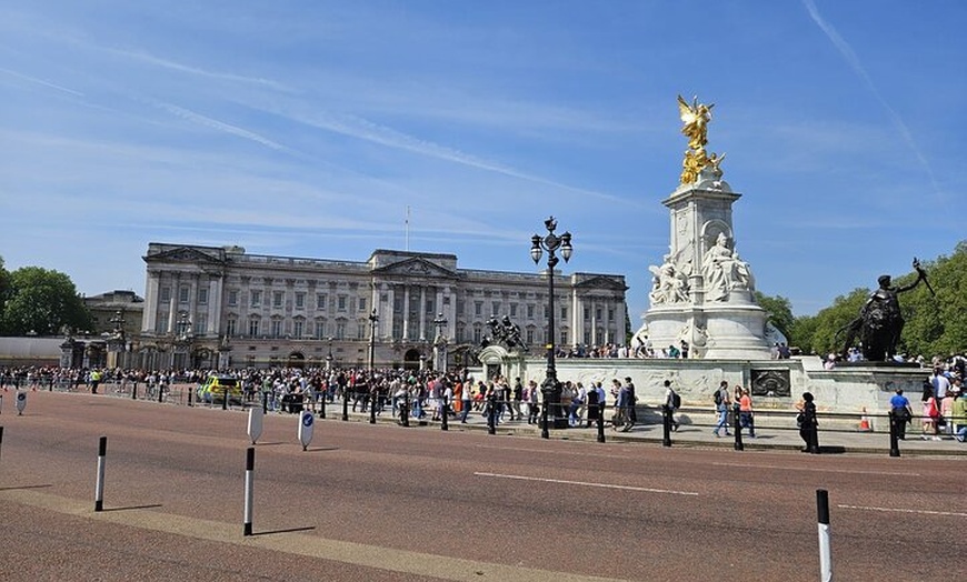 Image 9: Private Sir Winston Churchill Taxi Tour of London